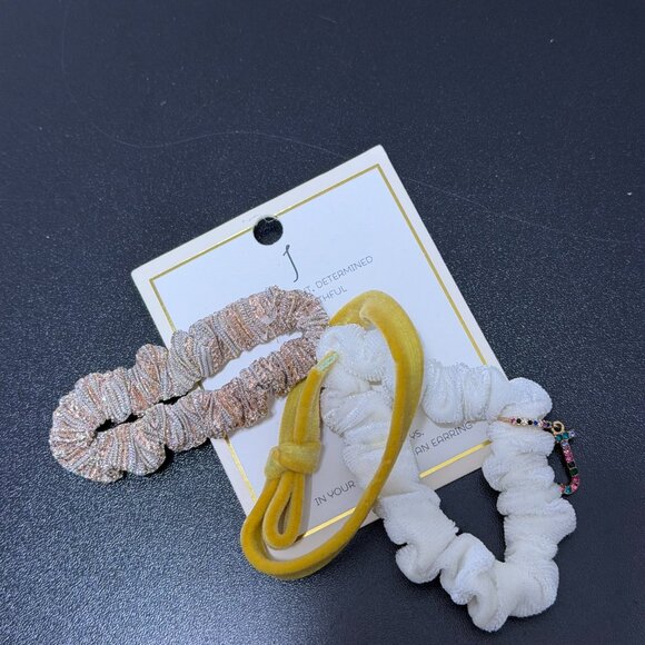 Nordstrom Initial D Embroidered Mini Christmas Stocking Scrunchies Holiday Gifts - Picture 5 of 8